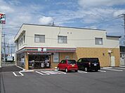 コンビニ「セブンイレブンまで1900m」