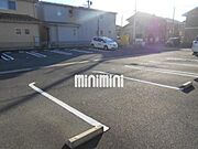 敷地内の駐車場です
