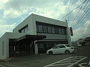 銀行「十六銀行まで240m」
