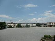 小学校「岐阜市立早田小学校まで717m」
