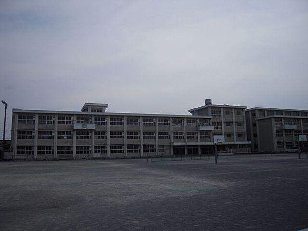 画像23:中学校「岐阜市立陽南中学校まで706m」