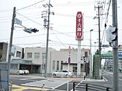 銀行「十六銀行まで710m」