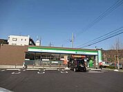コンビニ「ファミリーマート岐阜日野南店まで665m」
