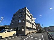 南向きで日当たりの良いマンション。