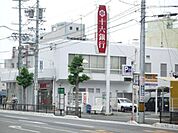 銀行「十六銀行真砂町支店まで525m」