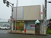 銀行「十六銀行まで590m」