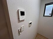 ＴＶ付モニターホン完備です。