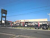 スーパー「Mikawaya船町店まで1025m」
