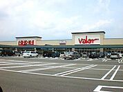 スーパー「バローまで1900m」