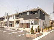オシャレな外観のアパートです。