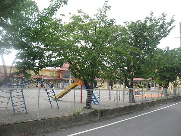 画像24:幼稚園、保育園「表佐保育園まで560m」