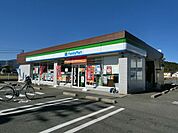 コンビニ「ファミリーマート揖斐清水店まで610m」