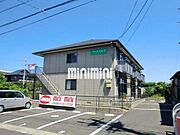クールな色を貴重としたシックな外観