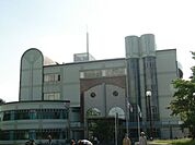 図書館「各務原市立中央図書館まで780m」