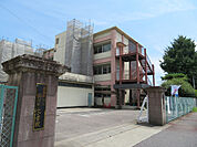 小学校「各務原市立鵜沼第二小学校まで263m」