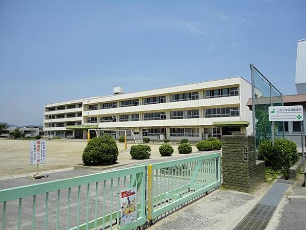 画像15:小学校「可児市立土田小学校まで568m」