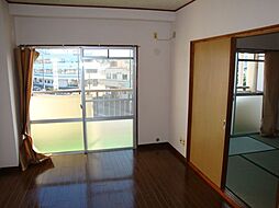 居間