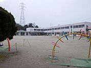 幼稚園、保育園「かたびら第二幼稚園まで1300m」