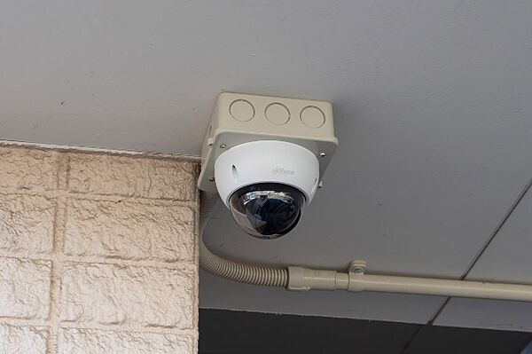 画像17:防犯カメラ6台、入り口、駐車場の全車監視可能