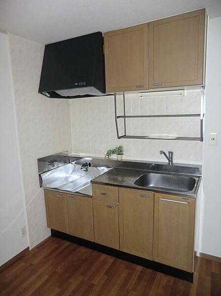 画像5:幅広い収納便利なキッチンです。
