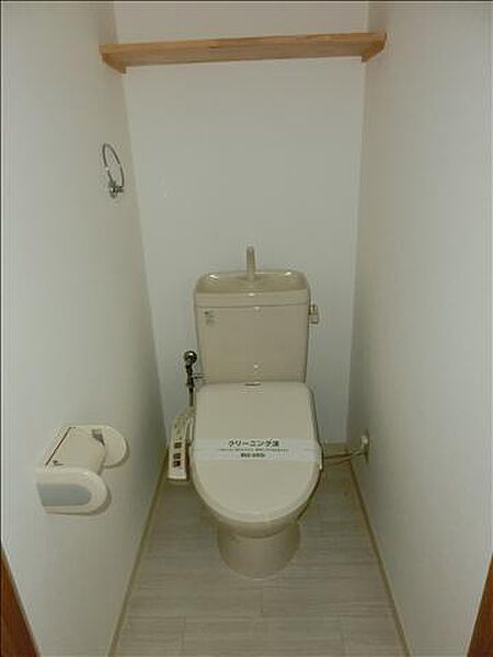 トイレ：温水洗浄便座です。