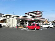 コンビニ「セブン・イレブン　穂積駅前通店まで400m」