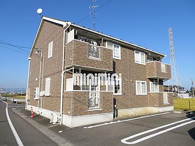 外観：南向きで日当たり良好、お洒落な外観。