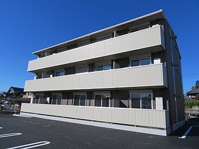 外観:南側からの外観 外観:南側からの外観