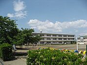 小学校「瑞穂市立本田小学校まで213m」