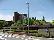 大学「朝日大学まで340m」