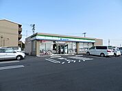 コンビニ「ファミリーマート　本巣天神前店まで90m」