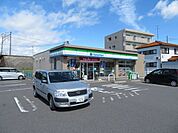 コンビニ「ファミリーマート瑞穂牛牧店まで790m」