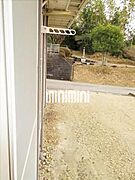 テラス側は駐車場です