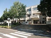 小学校「美濃加茂市立山手小学校まで1493m」