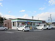 コンビニ「ファミリーマートまで180m」