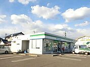 コンビニ「ファミリーマート美濃加茂清水店まで620m」