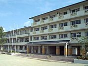 小学校「美濃加茂市立下米田小学校まで1896m」
