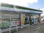 コンビニ「ファミリーマート美濃加茂西町店まで440m」