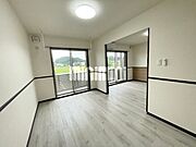 ※同型モデルの写真です
