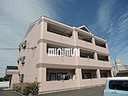 3階建てのマンションタイプの物件です