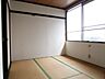 その他：奥にある和室は隣のお部屋と接しないプライベートの空間です。