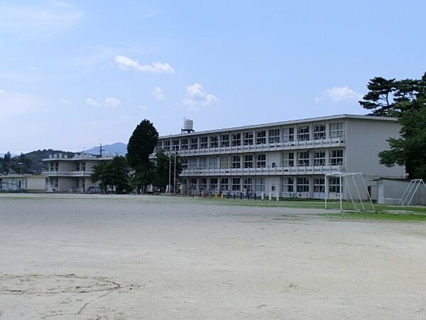 画像17:小学校「中津川市立落合小学校まで577m」