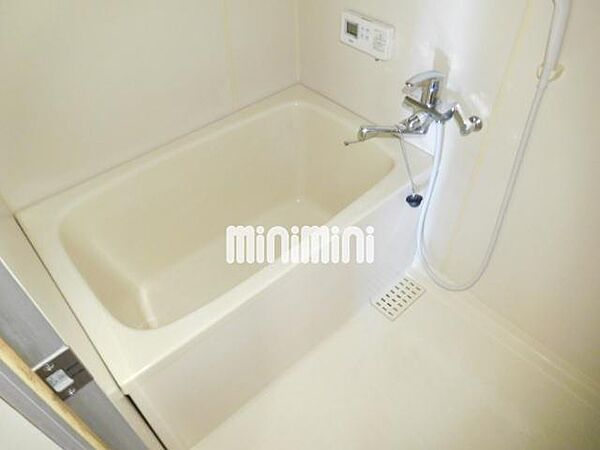 画像11:サーモスタット混合水洗付きのお風呂です。