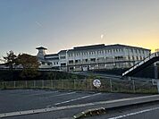 小学校「恵那市立大井小学校まで1497m」