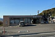 コンビニ「セブンイレブン中津川坂本店まで571m」