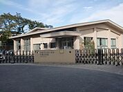 幼稚園、保育園「泉小付属幼稚園まで640m」