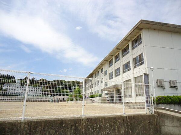画像10:小学校「関市立田原小学校まで2034m」