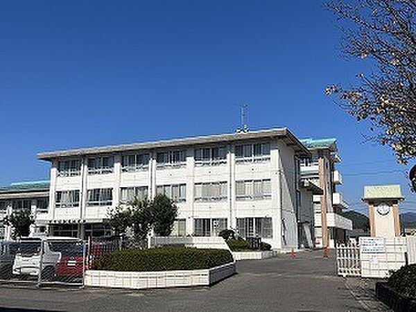 画像25:小学校「関市立金竜小学校まで2639m」