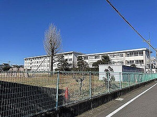 画像25:小学校「関市立旭ケ丘小学校まで919m」