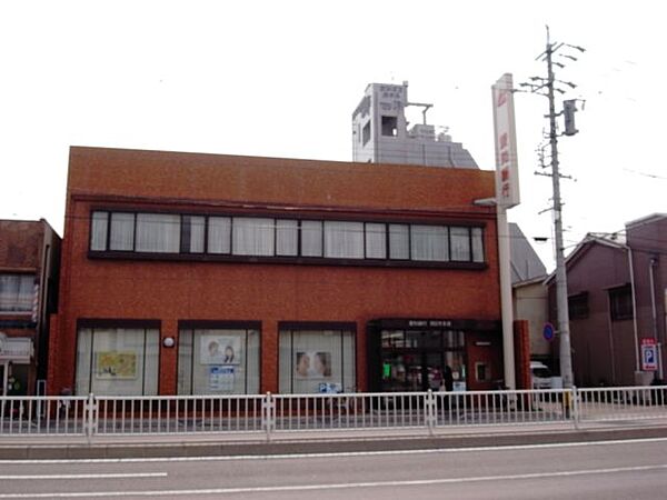 画像14:銀行「愛知銀行まで160m」